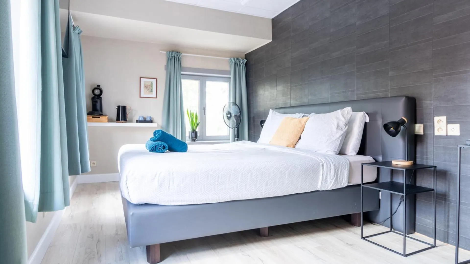 Hotel Entree - Canal View بروج