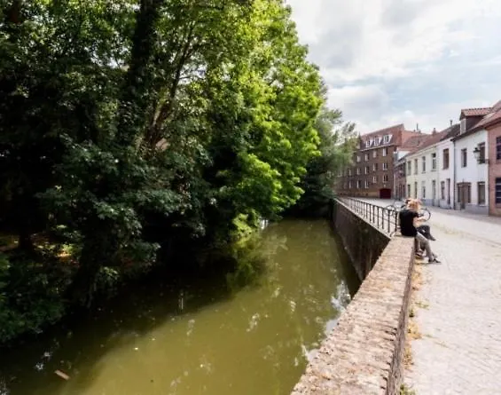 Hotel Entree - Canal View Bruges 2*,